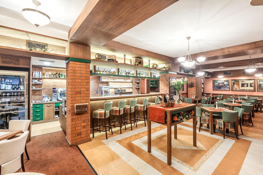 Graphic Hotel โนวี ยิชีน ภายนอก รูปภาพ